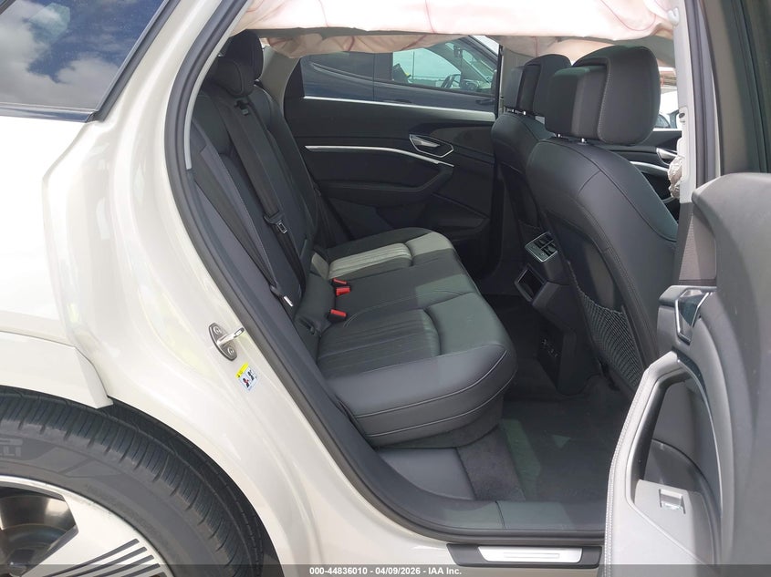 2022 Audi E-Tron Premium Plus Quattro VIN: WA1LAAGE7NB009110 Lot: 44836010