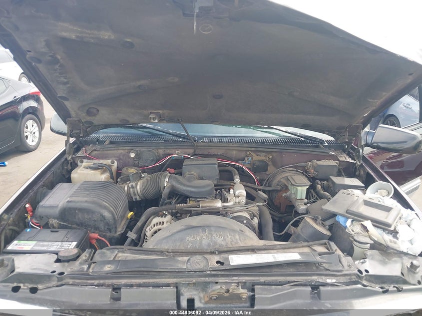 1996 Chevrolet Tahoe K1500 VIN: 1GNEK13R4TJ318550 Lot: 44836092