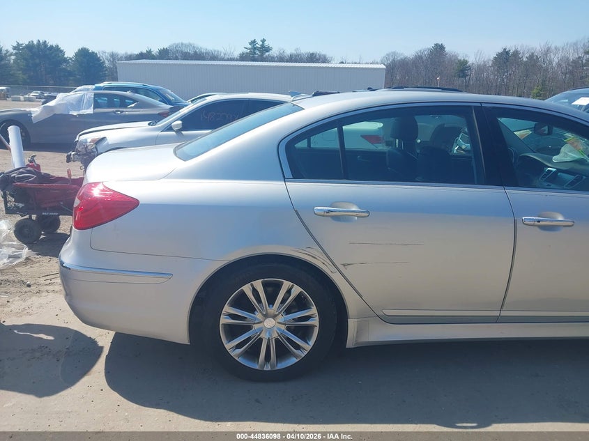 2013 Hyundai Genesis 3.8 VIN: KMHGC4DD5DU253738 Lot: 44836098