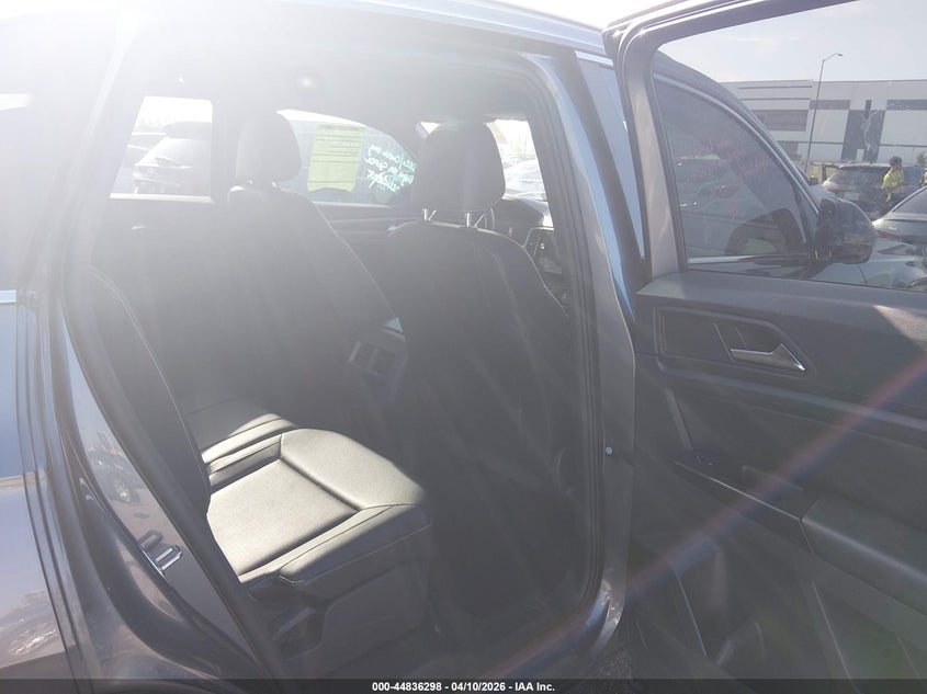 2020 Volkswagen Atlas Cross Sport 3.6L V6 Sel R-Line VIN: 1V2RE2CA5LC218221 Lot: 44836298