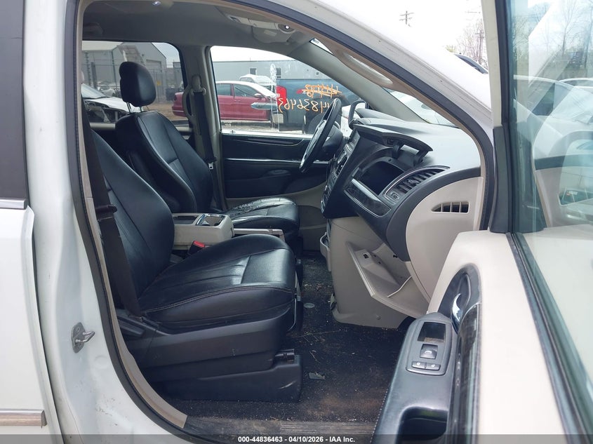 2014 Chrysler Town & Country Touring