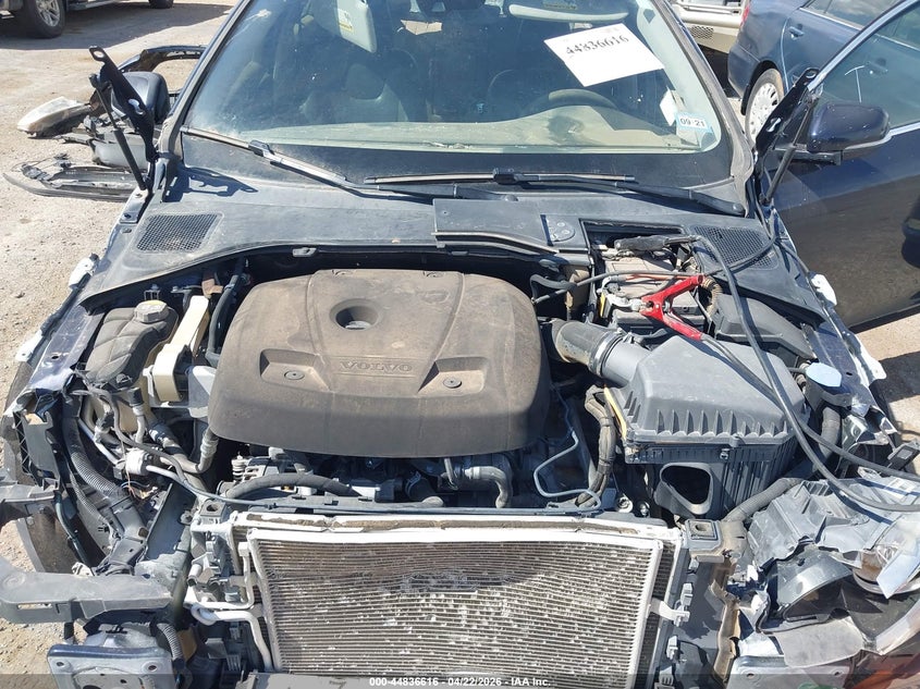 2016 Volvo S60 T5 Drive-E Premier VIN: YV126MFK7G2407992 Lot: 44836616