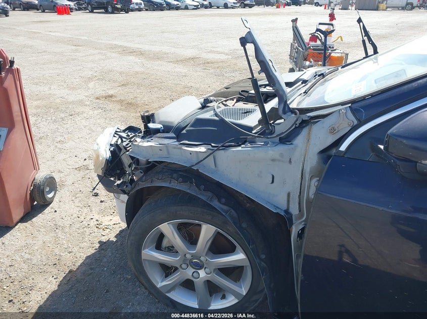 2016 Volvo S60 T5 Drive-E Premier VIN: YV126MFK7G2407992 Lot: 44836616