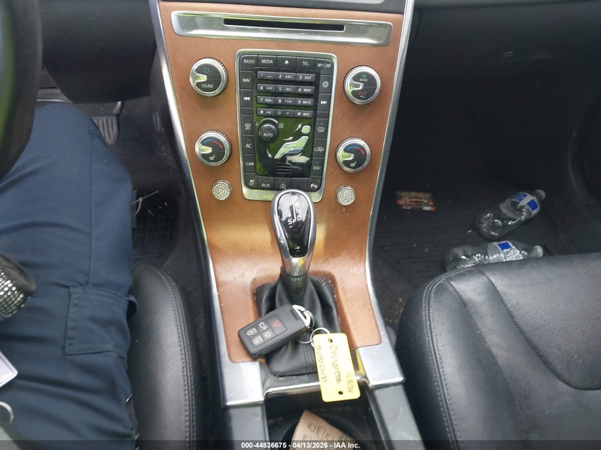 2017 Volvo Xc60 T5 Inscription VIN: YV440MDU4H2041282 Lot: 44836675