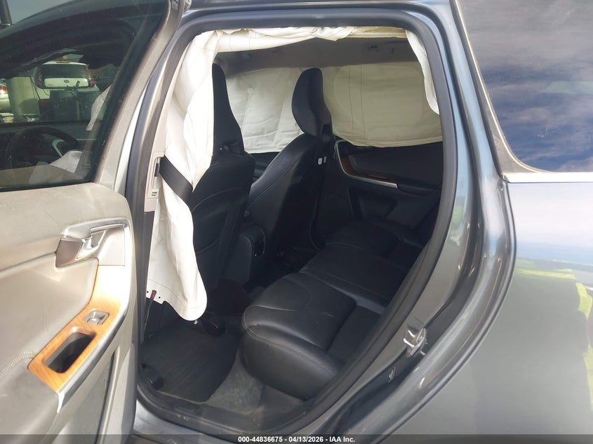 2017 Volvo Xc60 T5 Inscription VIN: YV440MDU4H2041282 Lot: 44836675