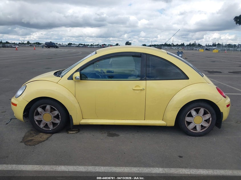 2009 Volkswagen New Beetle 2.5L VIN: 3VWPG31C59M500375 Lot: 44836761