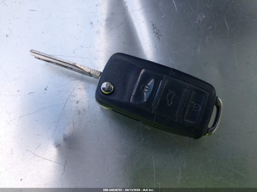 2009 Volkswagen New Beetle 2.5L VIN: 3VWPG31C59M500375 Lot: 44836761