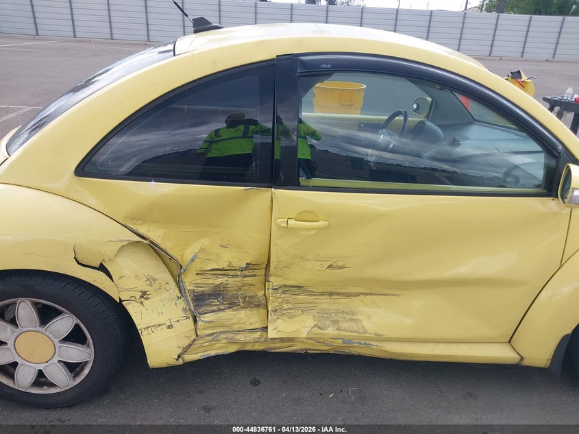 2009 Volkswagen New Beetle 2.5L VIN: 3VWPG31C59M500375 Lot: 44836761