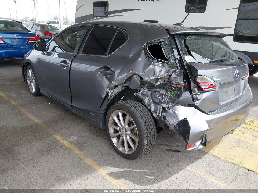 Vin: jthkd5bh8d2171732, lot: 45334085, lexus ct 200h 20133