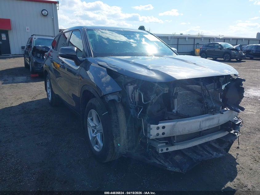 2022 Toyota Highlander Le VIN: 5TDBZRBH0NS163175 Lot: 44836824