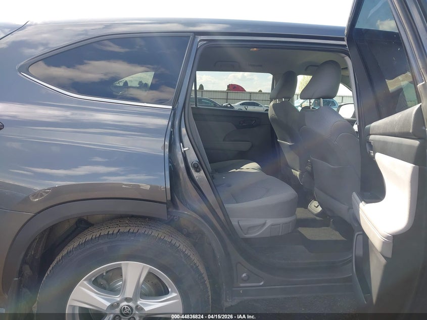 2022 Toyota Highlander Le VIN: 5TDBZRBH0NS163175 Lot: 44836824