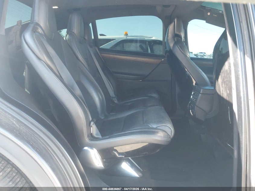 5YJXCAE43GFS00745 2016 Tesla Model x 60D/P100D/P90D grey