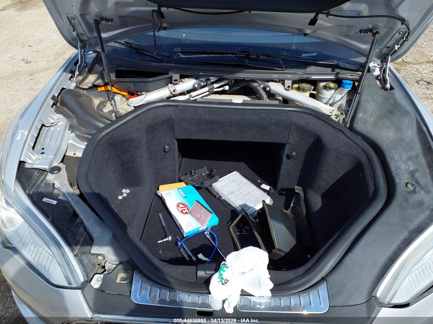 2013 Tesla Model S Performance VIN: 5YJSA1DP8DFP05798 Lot: 44836995