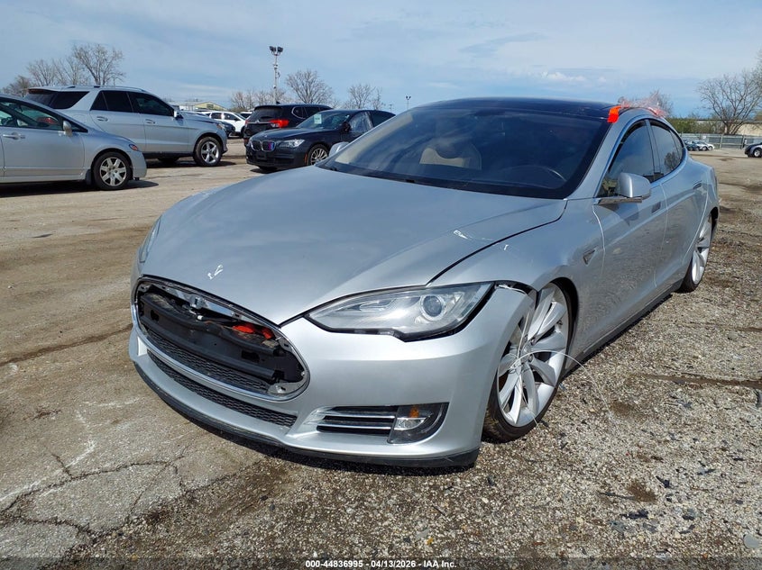 2013 Tesla Model S Performance VIN: 5YJSA1DP8DFP05798 Lot: 44836995