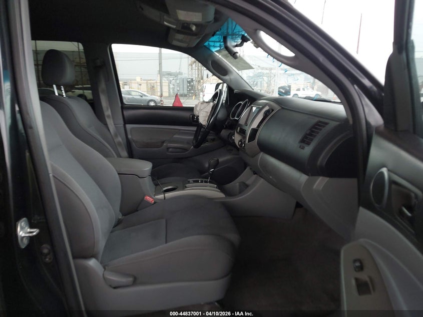 2005 Toyota Tacoma Base V6