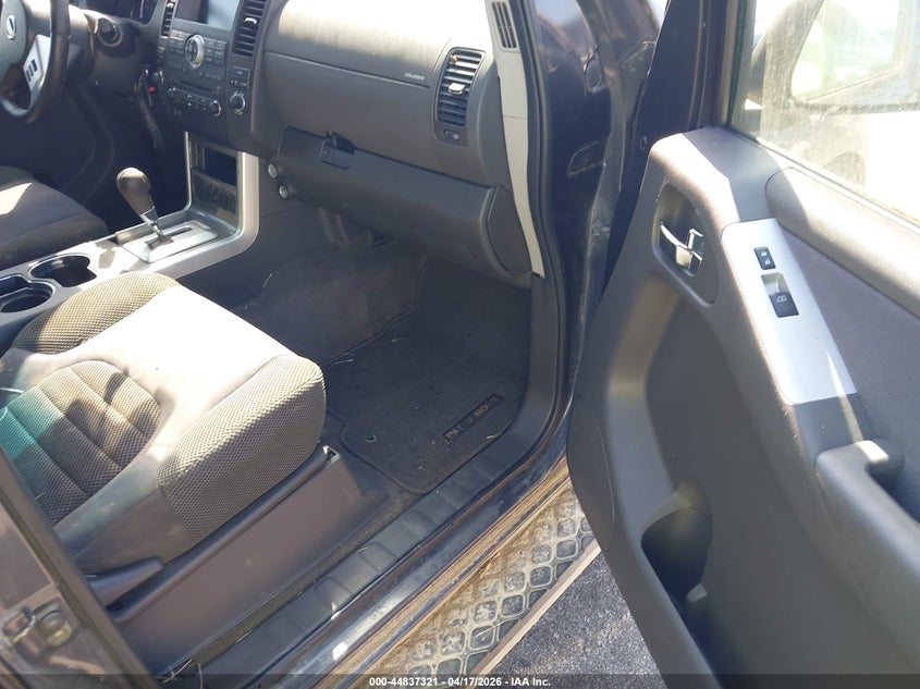 2010 Nissan Pathfinder Se