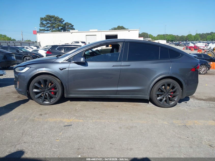 2018 Tesla Model X 100D/75D/P100D VIN: 5YJXCAE41JF126104 Lot: 44837431