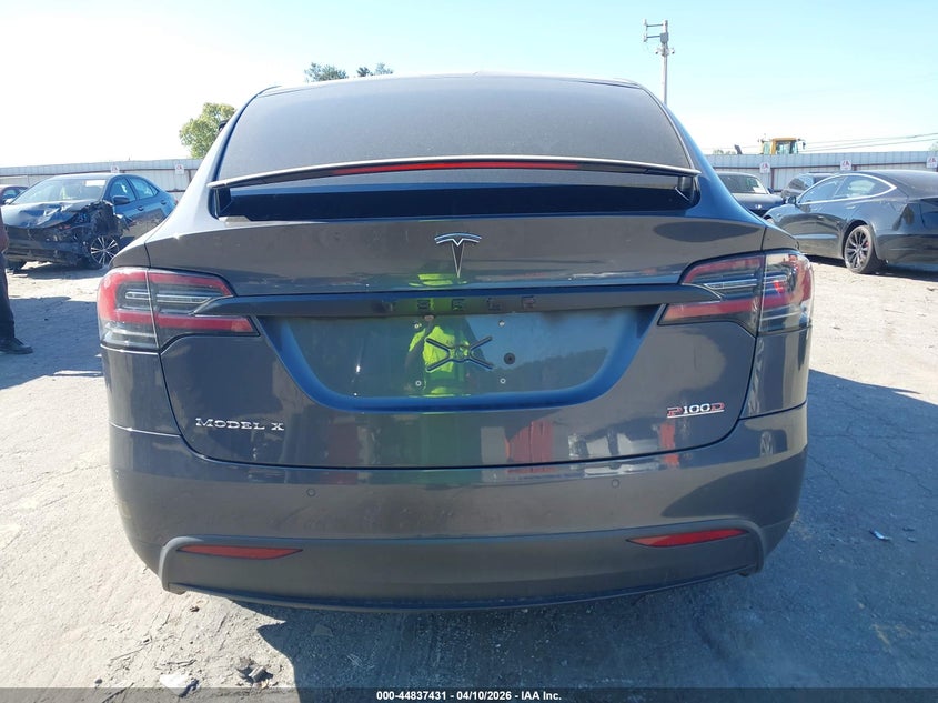 2018 Tesla Model X 100D/75D/P100D VIN: 5YJXCAE41JF126104 Lot: 44837431