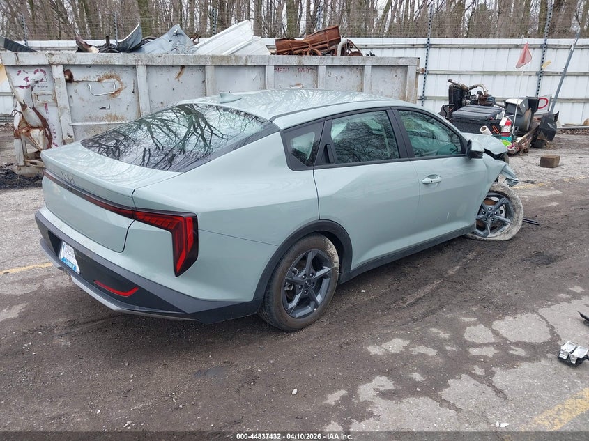 Vin: 3kpft4de0se079033, lot: 45334740, kia k4 lxs 20254