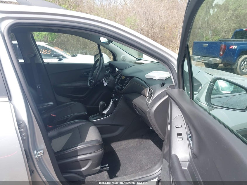 2019 Chevrolet Trax 1.4 Lt silver Lot 111044837553 Vin KL7CJPSB4KB926665