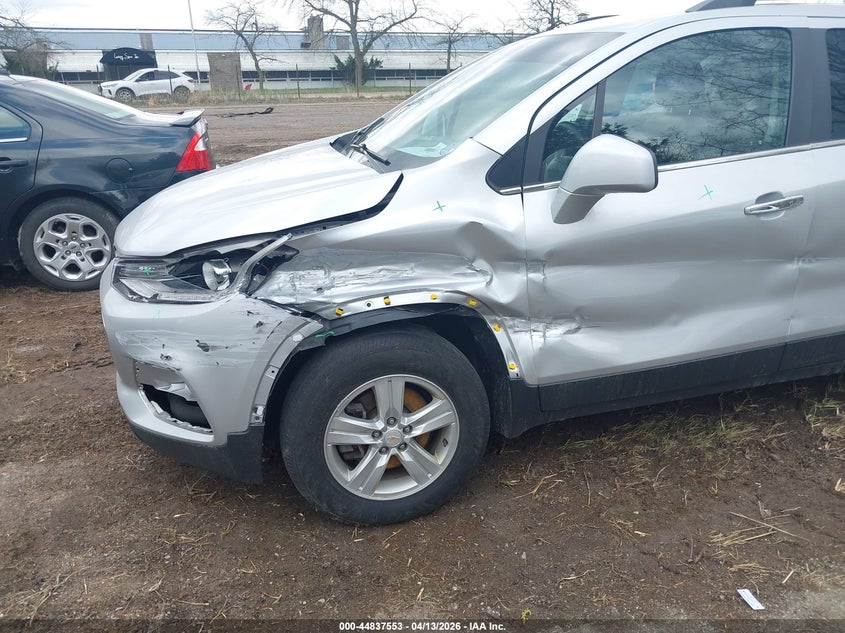 2019 Chevrolet Trax 1.4 Lt silver Lot 111044837553 Vin KL7CJPSB4KB926665