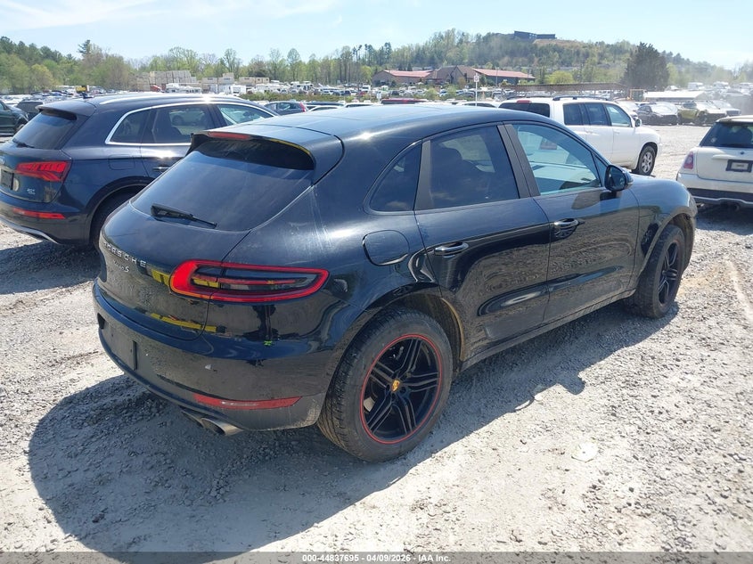 2015 Porsche Macan S