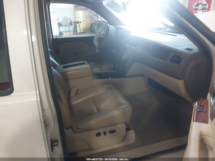 2012 Chevrolet Silverado 5.3 1500 Ltz cream Lot 111044837725 Vin 3GCPKTE72CG107602