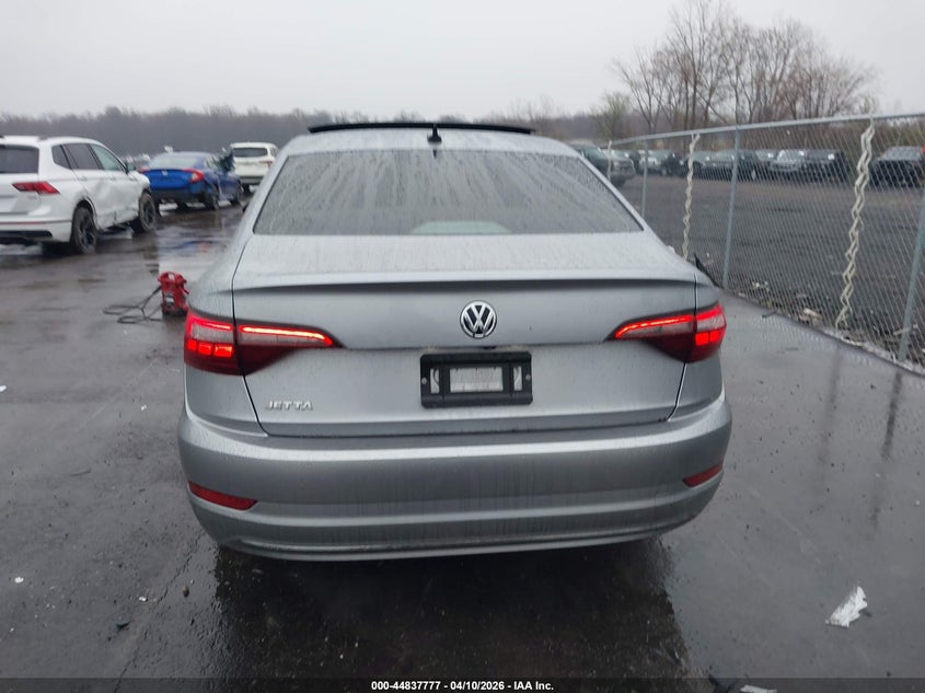 2021 Volkswagen Jetta 1.4T R-Line/1.4T S/1.4T Se VIN: 3VWC57BUXMM013989 Lot: 44837777