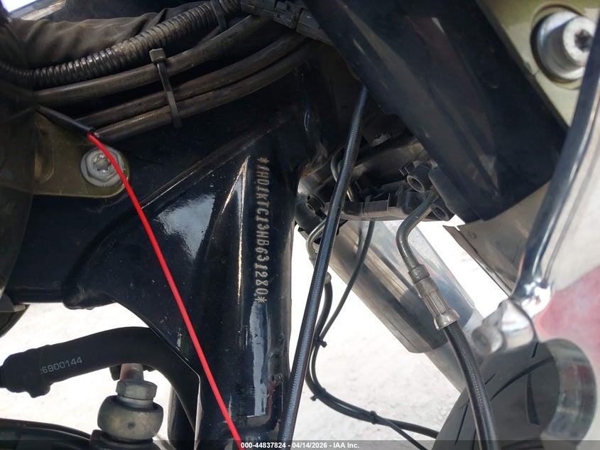 2017 Harley-Davidson Fltrxs Road Glide Special VIN: 1HD1KTC13HB631280 Lot: 44837824