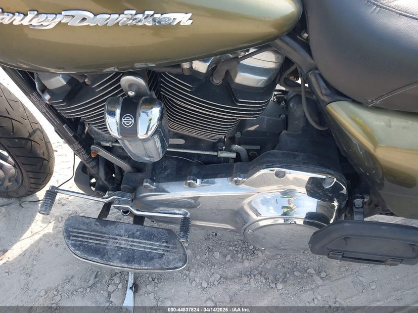 2017 Harley-Davidson Fltrxs Road Glide Special VIN: 1HD1KTC13HB631280 Lot: 44837824