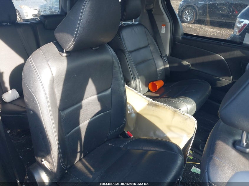 Фото 8 - TOYOTA SIENNA