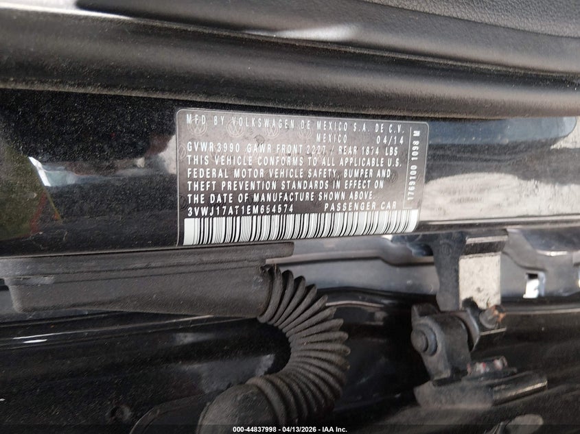 2014 Volkswagen Beetle 1.8T VIN: 3VWJ17AT1EM654574 Lot: 44837998