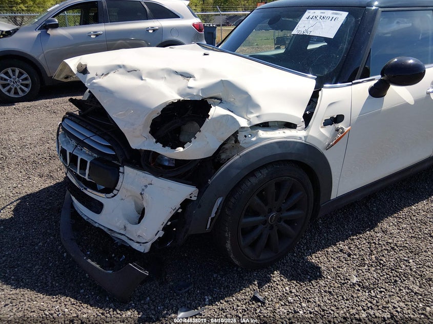 2015 Mini Hardtop Cooper VIN: WMWXS5C59FT834091 Lot: 44838010