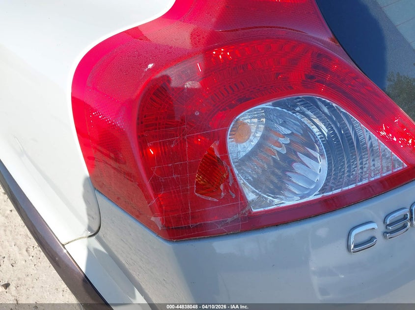 2008 Volvo C30 T5 R-Design/T5 Version 1.0/T5 Version 2.0 VIN: YV1MK672982058138 Lot: 44838048