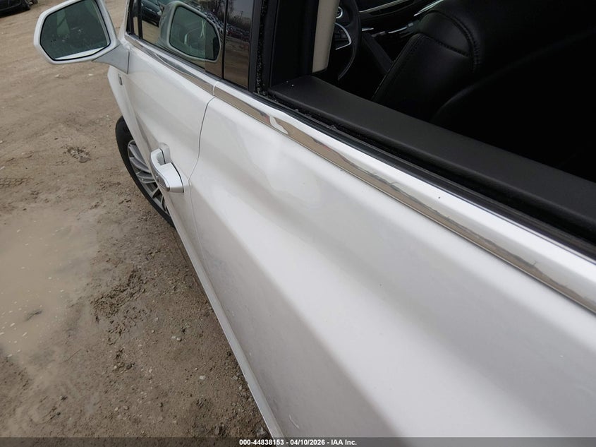 2017 Cadillac Xt5 Luxury VIN: 1GYKNBRS9HZ102148 Lot: 44838153