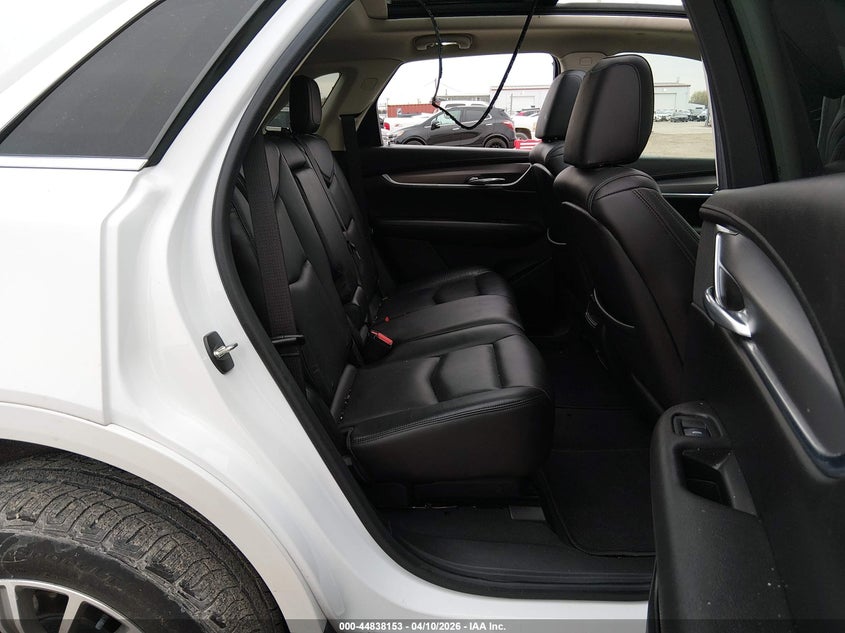 2017 Cadillac Xt5 Luxury VIN: 1GYKNBRS9HZ102148 Lot: 44838153