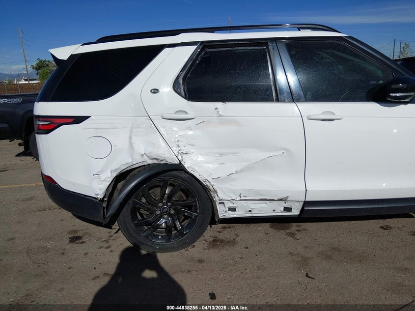 2017 Land Rover Discovery Hse VIN: SALRRBBV1HA045240 Lot: 44838255