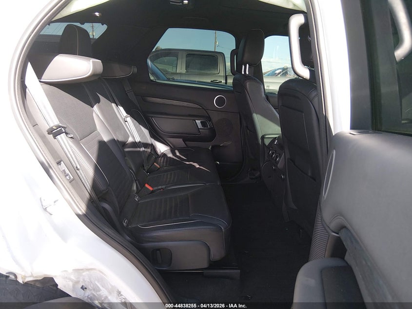 2017 Land Rover Discovery Hse VIN: SALRRBBV1HA045240 Lot: 44838255