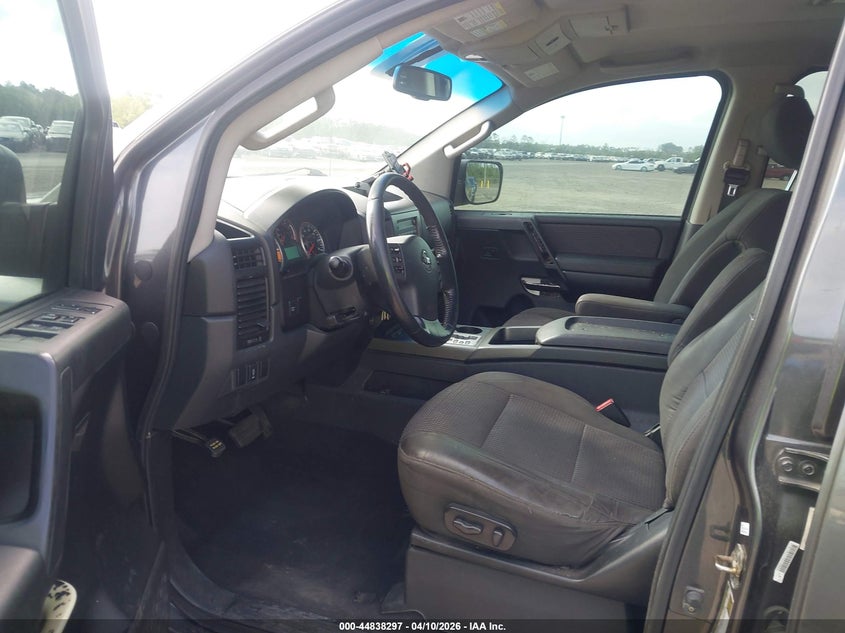 2012 Nissan Titan Sv