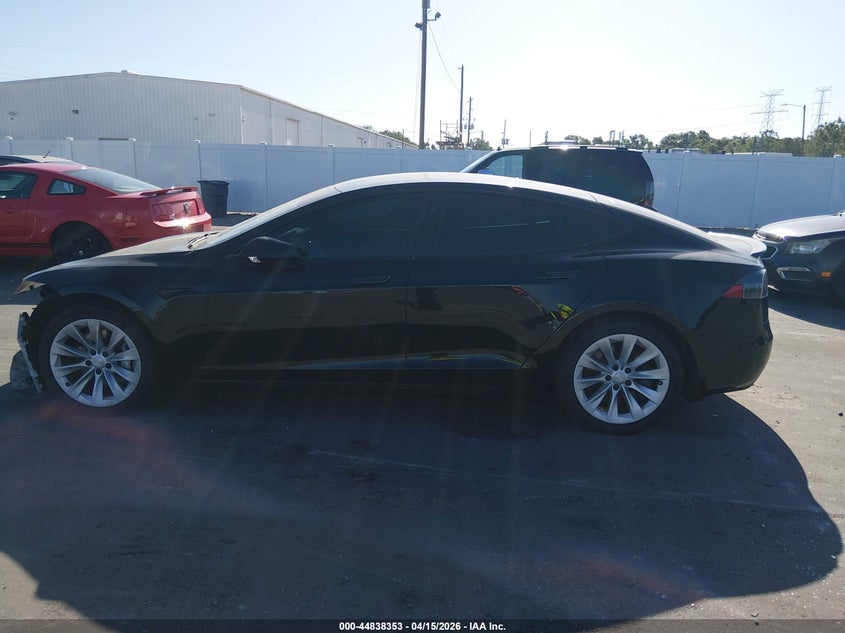 2017 Tesla Model S 100D/60D/75D/90D/P100D VIN: 5YJSA1E2XHF194636 Lot: 44838353