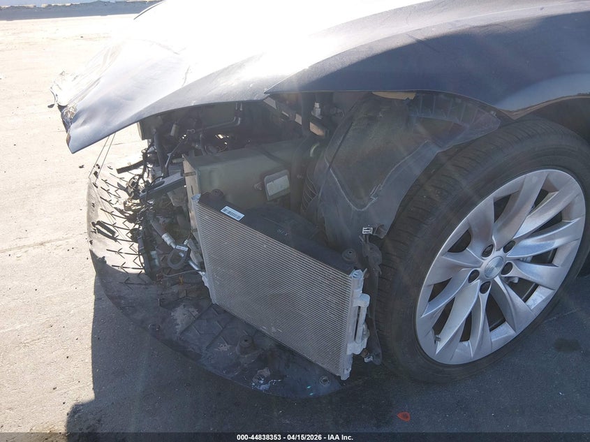 2017 Tesla Model S 100D/60D/75D/90D/P100D VIN: 5YJSA1E2XHF194636 Lot: 44838353