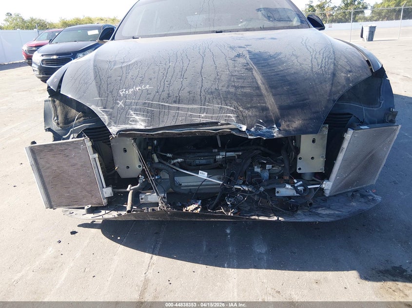 2017 Tesla Model S 100D/60D/75D/90D/P100D VIN: 5YJSA1E2XHF194636 Lot: 44838353