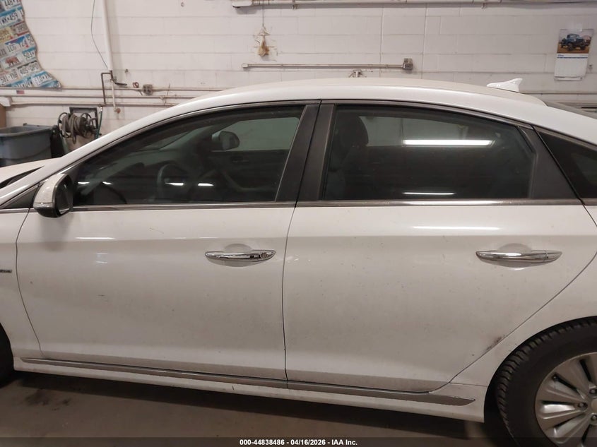 2017 Hyundai Sonata 2.0 Hybrid Se white Lot 111044838486 Vin KMHE24L19HA048660