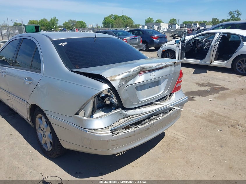 2002 Mercedes-Benz C 240 VIN: WDBRF61J62F147826 Lot: 44838600