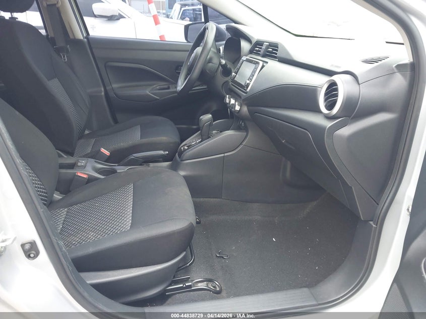 1C3CCCBB4FN626641 2015 Chrysler 200 2.4 S White