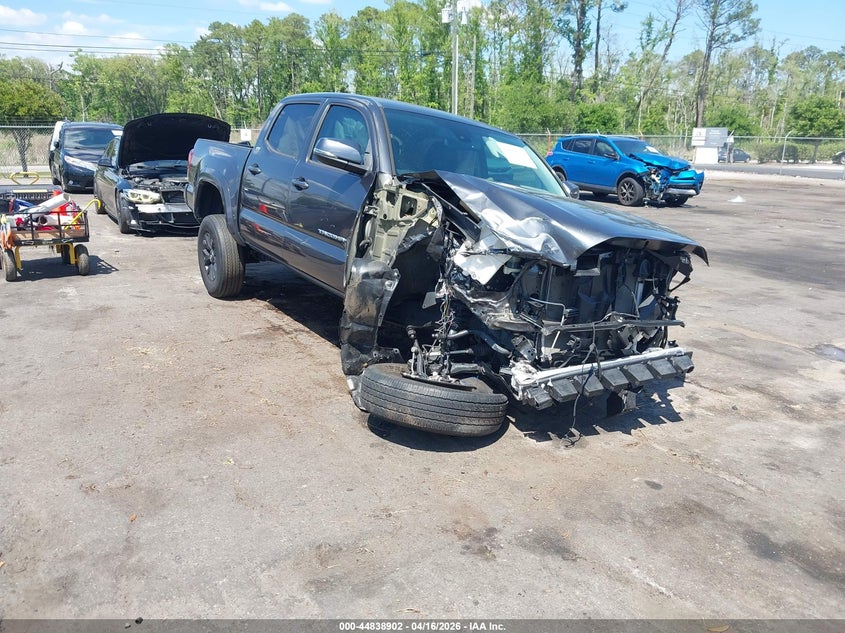 2022 TOYOTA TACOMA SR5 V6