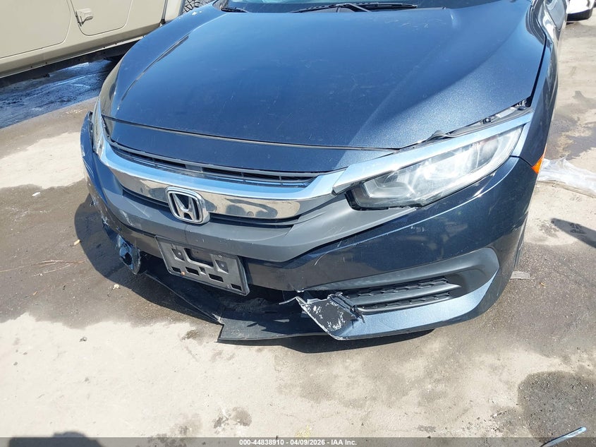 VIN 2HGFC2F51JH526345 2018 HONDA CIVIC LX