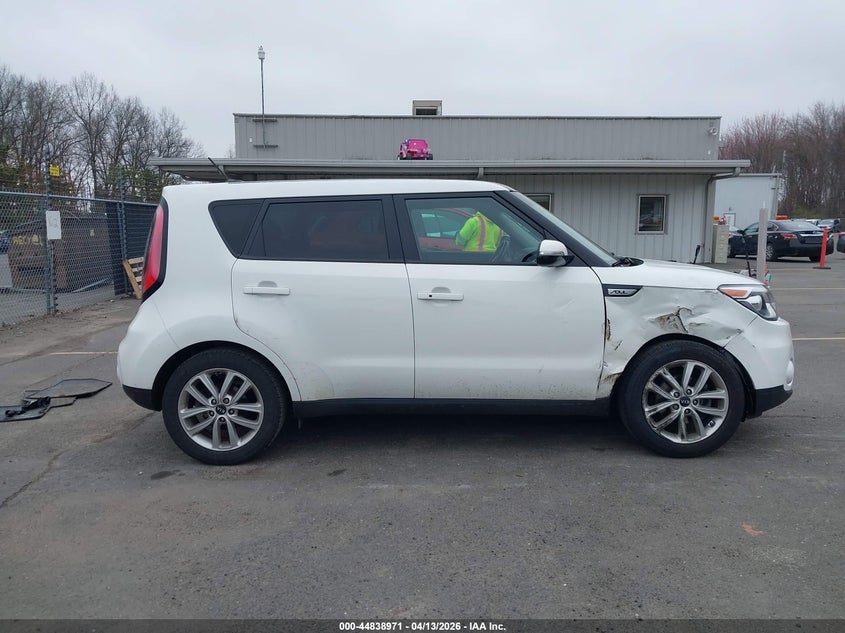 2017 Kia Soul 2.0 + white Lot 111044838971 Vin KNDJP3A58H7420944
