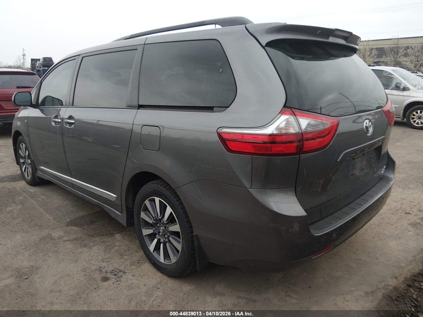2020 Toyota Sienna Xle
