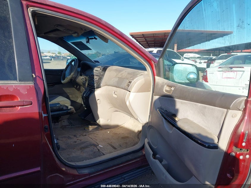 2005 Toyota Sienna Le